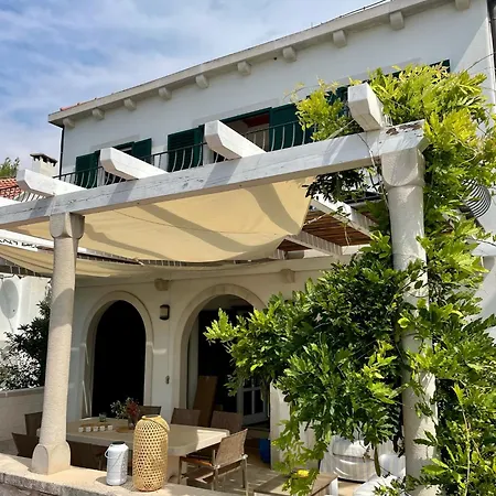 Mit Pool Und Meerzugang * Kovacic