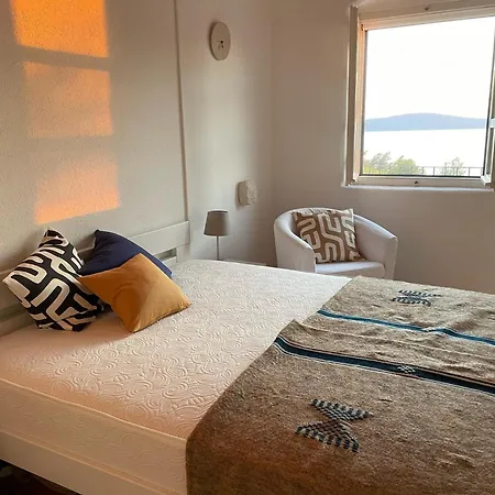 Mit Pool Und Meerzugang Holiday home Sutivan
