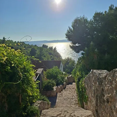 Mit Pool Und Meerzugang