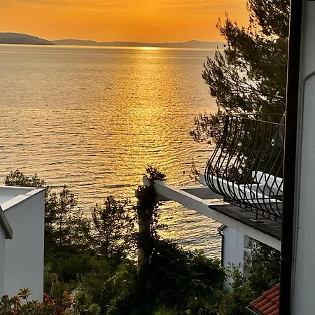 Mit Pool Und Meerzugang Holiday home