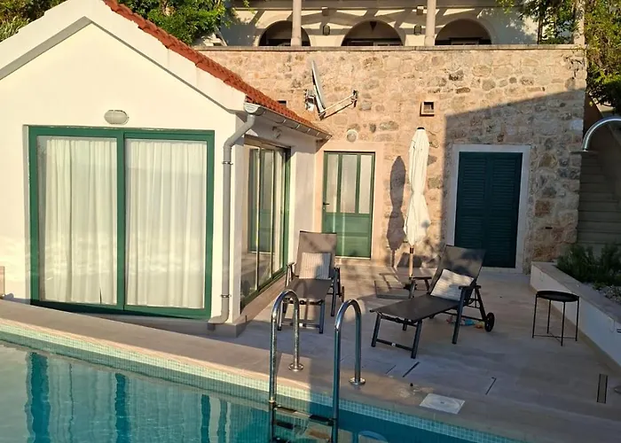 Ferienhaus Mit Pool Und Meerzugang