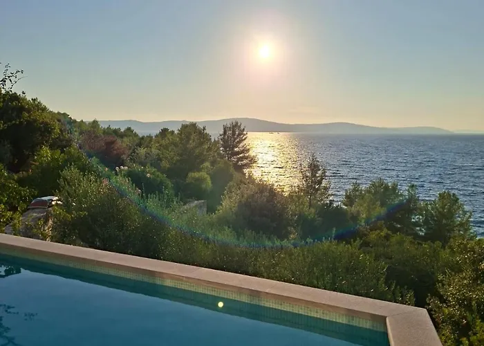 Mit Pool Und Meerzugang Ferienhaus