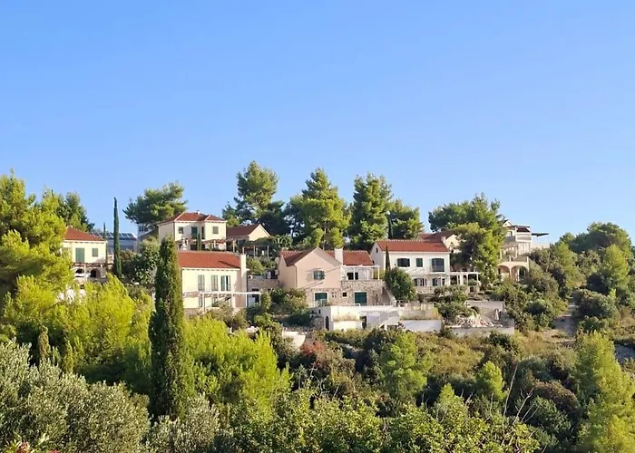 Mit Pool Und Meerzugang