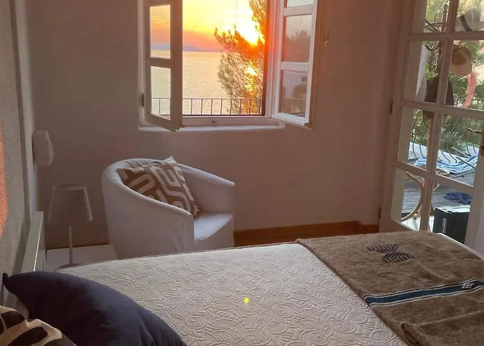 Mit Pool Und Meerzugang Kovacic