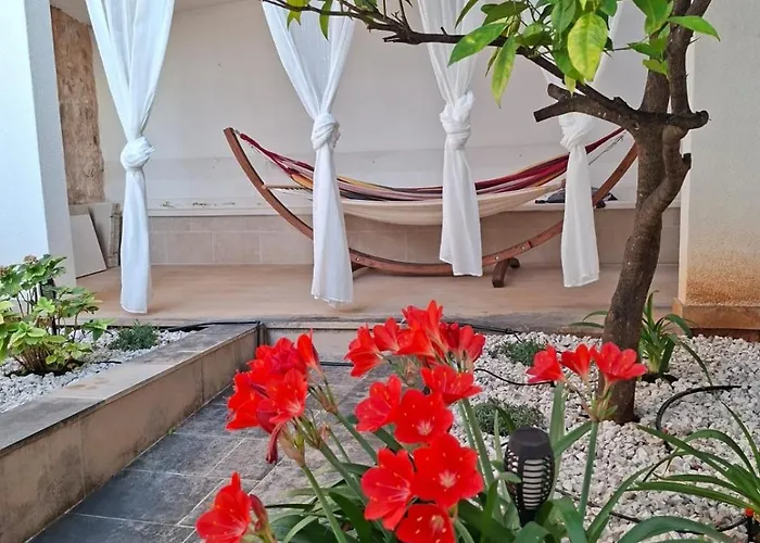 Mit Pool Und Meerzugang * Kovacic